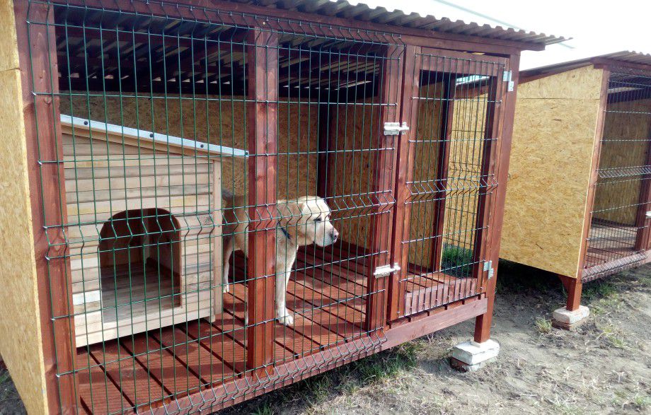 exteriérové voliéry s búdami